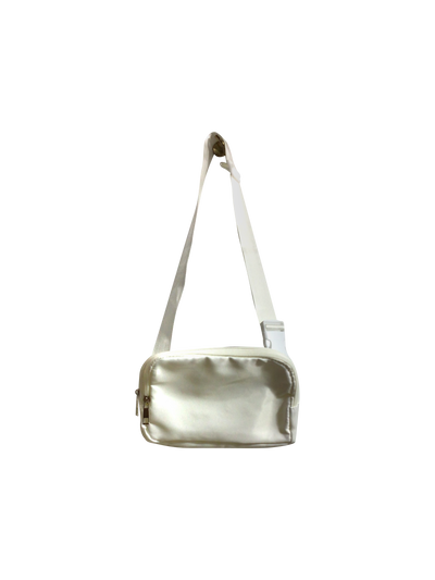 UNBRANDED Women Handbags Regular fit in White - Size S | 9.99 $ KOOP