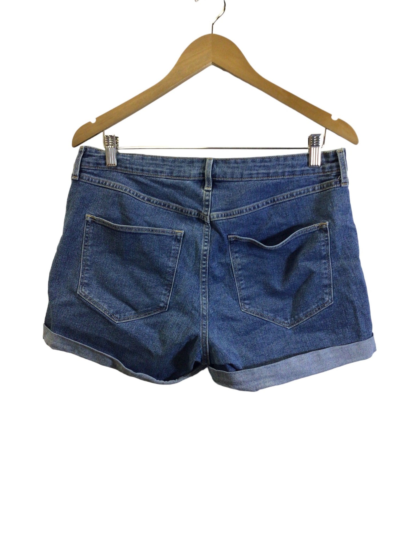 H&M Women Denim Shorts Regular fit in Blue - Size 12 | 12.99 $ KOOP