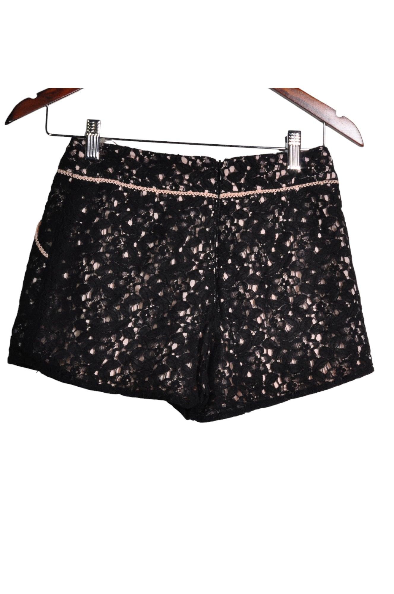 LIPSY LONDON Women Classic Shorts Regular fit in Black - Size 4 | 15 $ KOOP