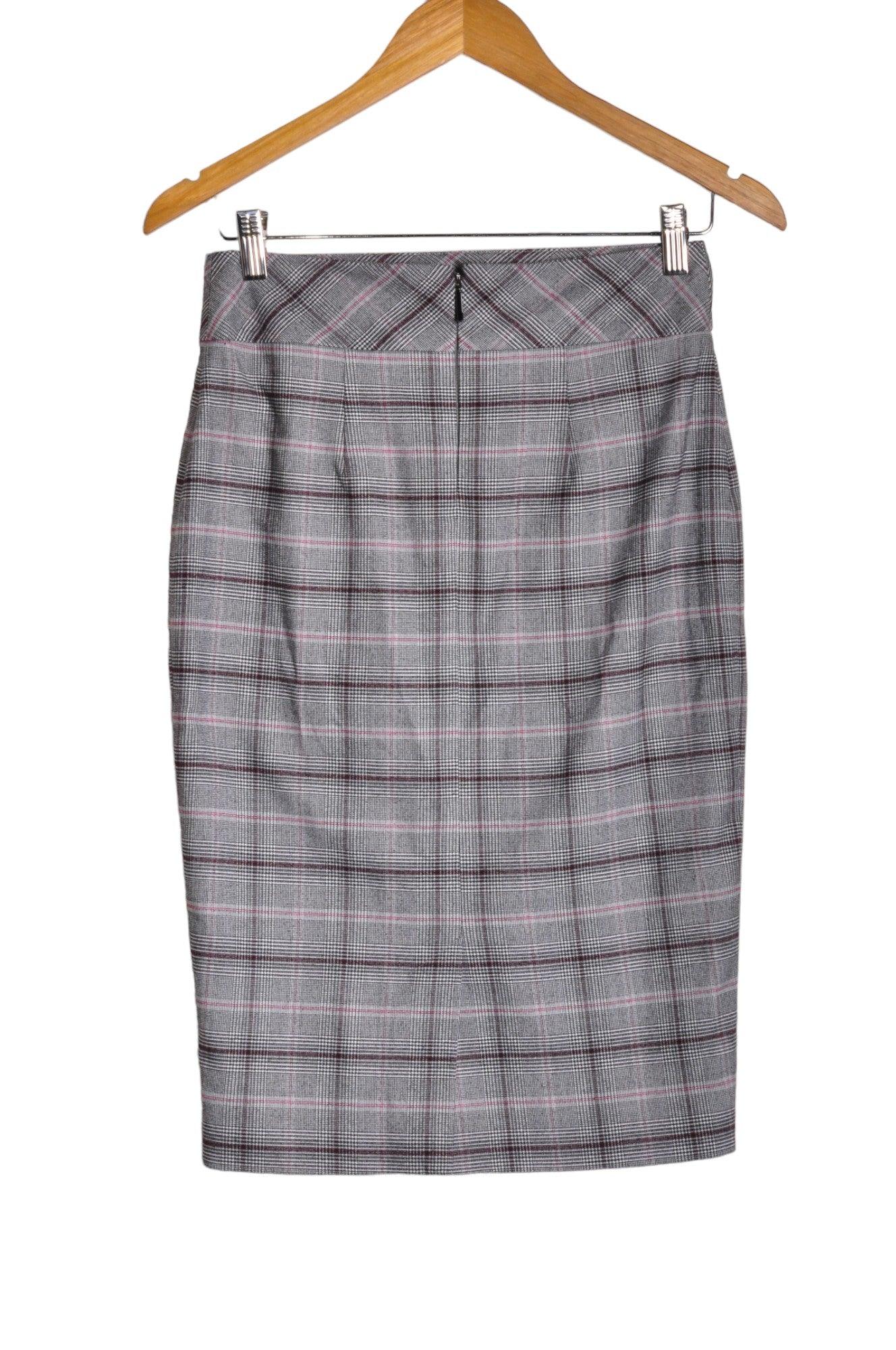 CHATEAU Women Pencil Skirts Regular fit in Gray - Size 0 | 21.25 $ KOOP