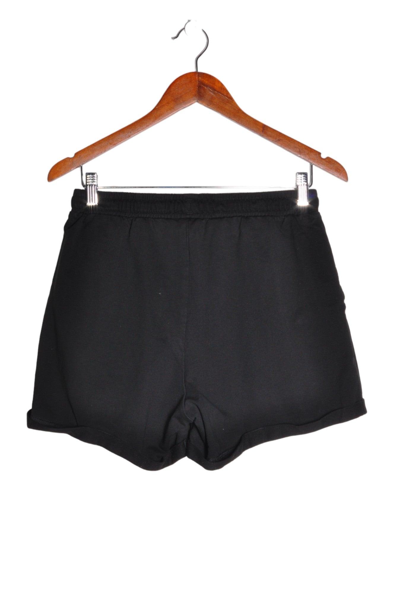 PUMA Women Classic Shorts Regular fit in Black - Size M | 25.29 $ KOOP