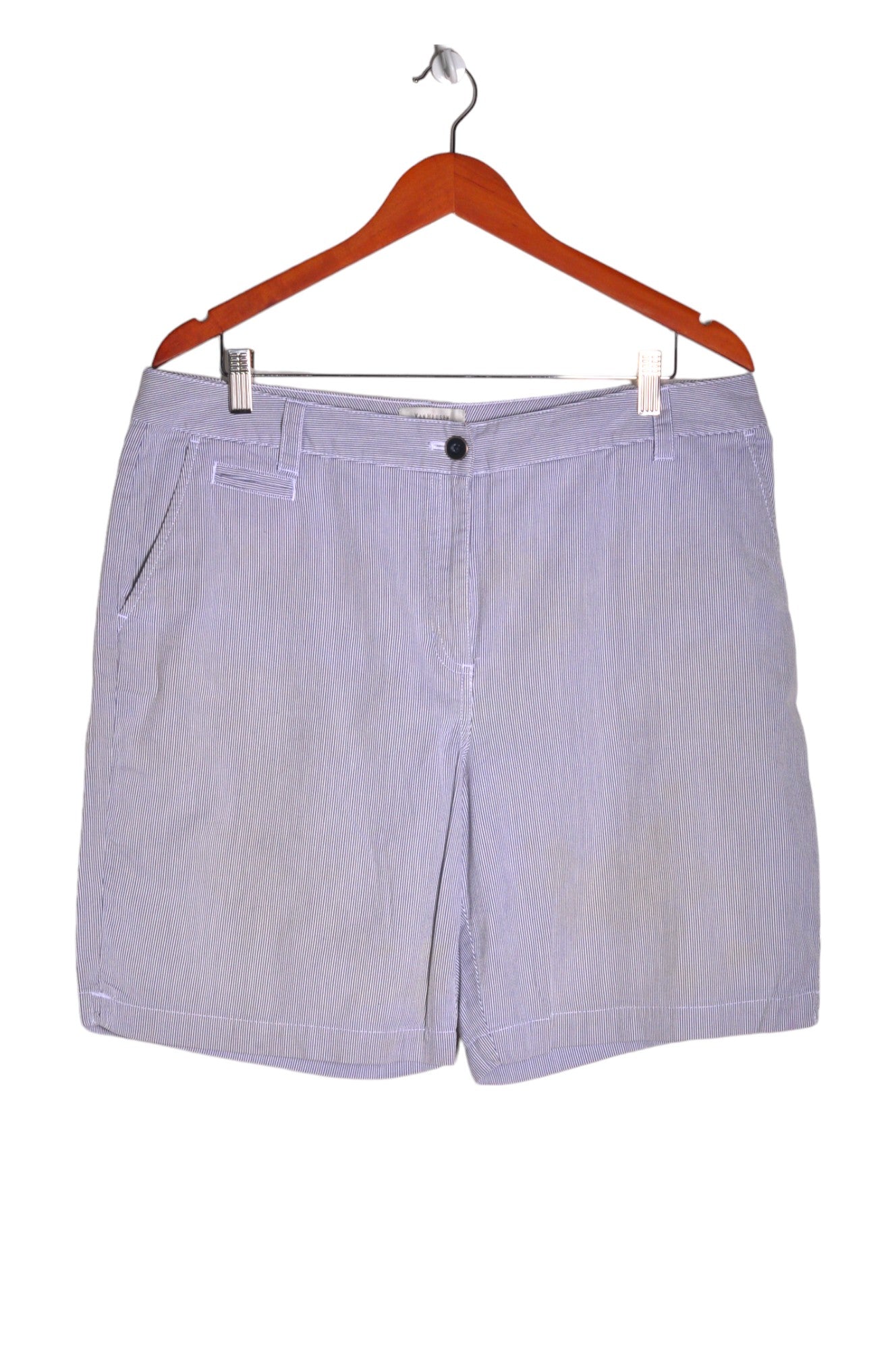 VAN HEUSEN Men Classic Shorts Regular fit in White - Size 14 | 17.19 $ KOOP