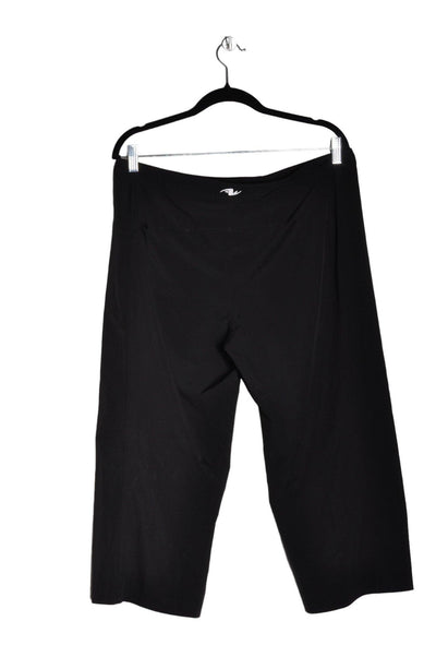 ATHLETIC WORKS Women Capri Pants Regular fit in Black - Size L | 10.79 $ KOOP