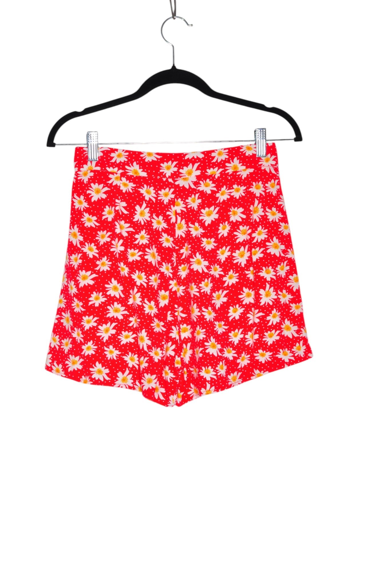 TWIK Women Classic Shorts Regular fit in Red - Size S | 9.99 $ KOOP