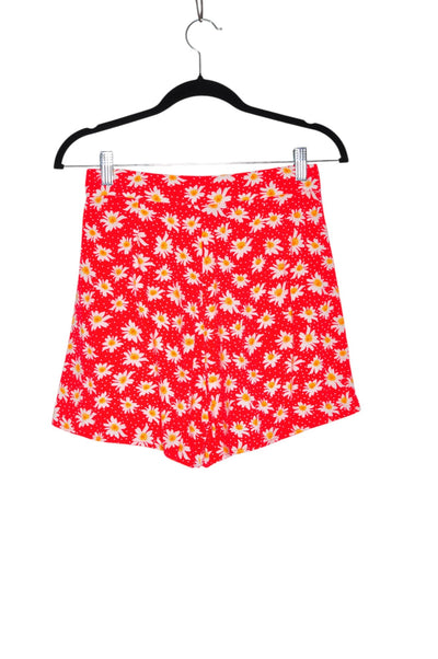TWIK Women Classic Shorts Regular fit in Red - Size S | 9.99 $ KOOP