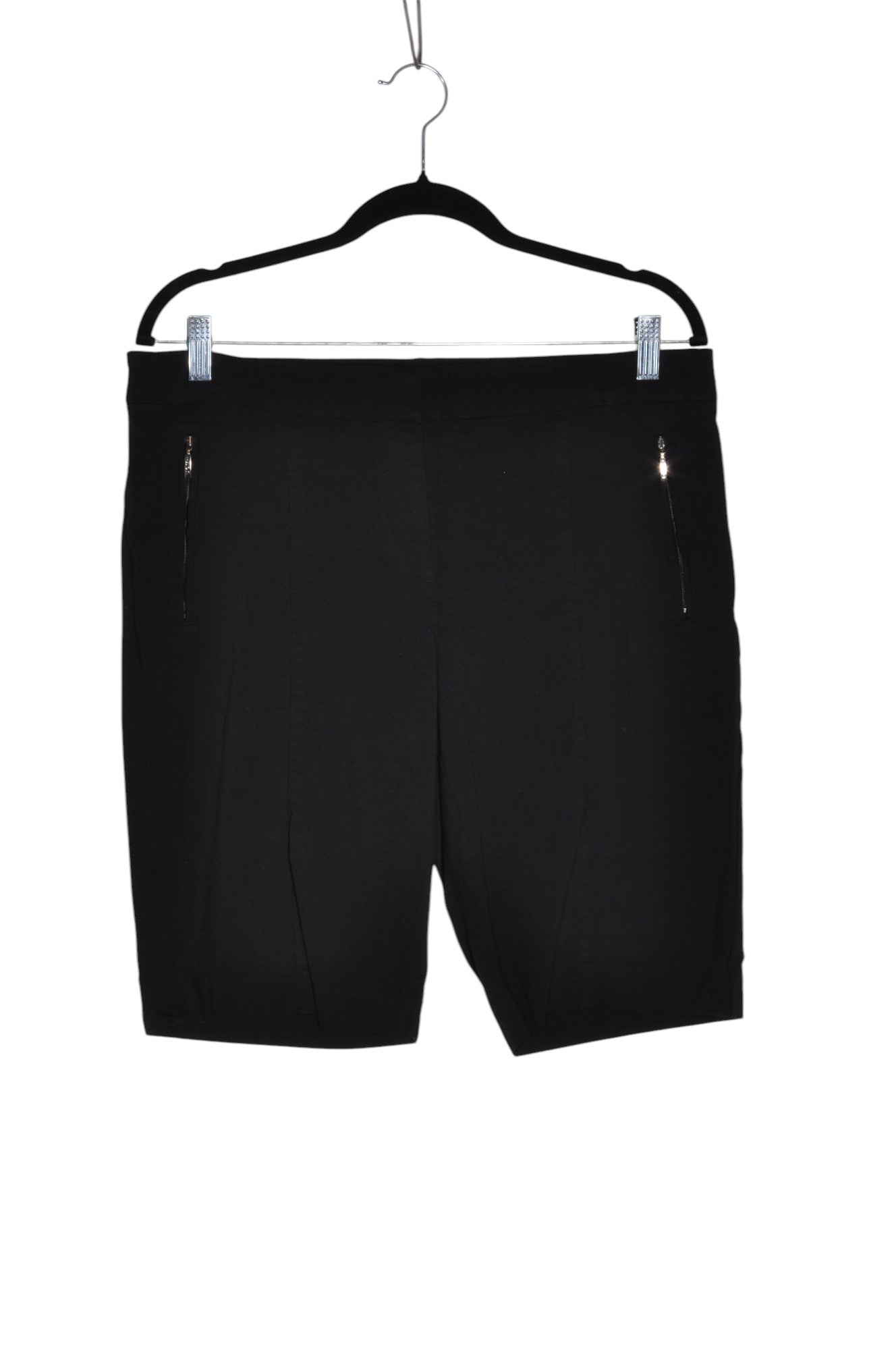 IZOD Women Classic Shorts Regular fit in Black - Size 12 | 18.99 $ KOOP