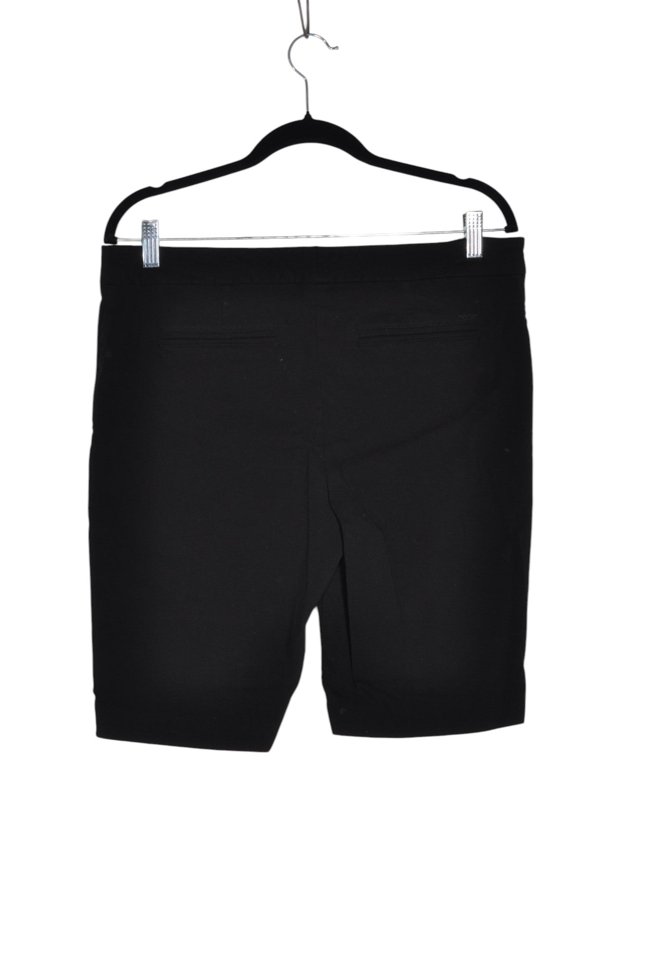 IZOD Women Classic Shorts Regular fit in Black - Size 12 | 18.99 $ KOOP