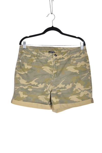 GEORGE Women Classic Shorts Regular fit in Green - Size 14 | 9.99 $ KOOP