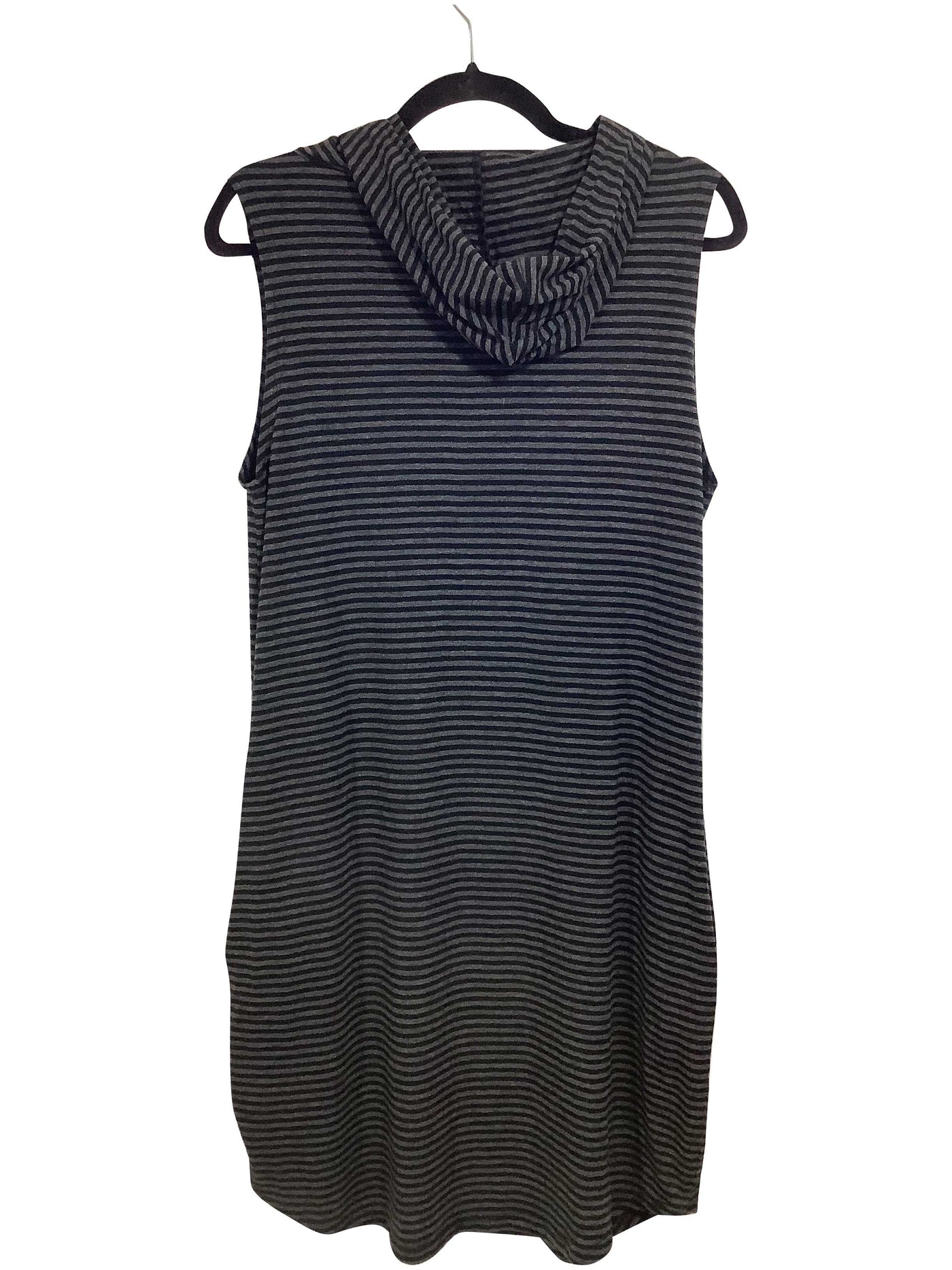 BUTTERCREAM Regular fit Midi Dress in Gray - Size M | 15 $ KOOP