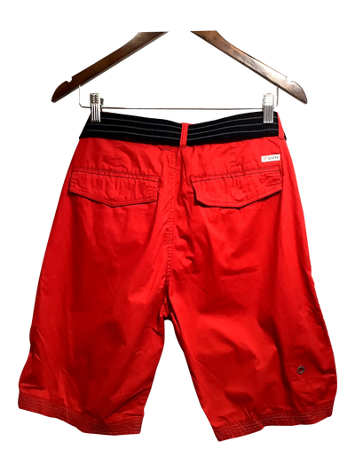 GUESS Regular fit Pant Shorts in Red  -  34   Koop